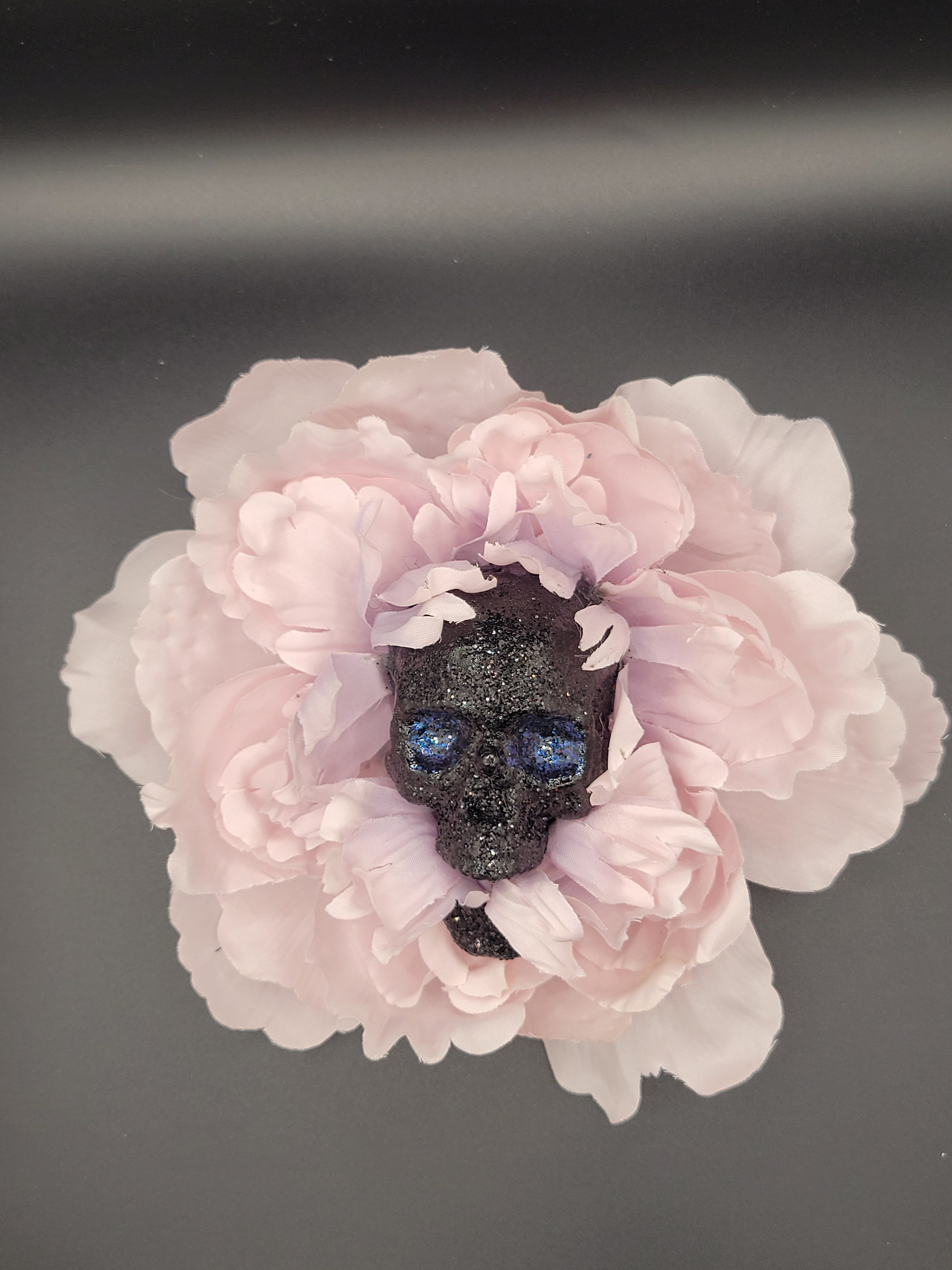 Skull Eating Flower Hair Clip