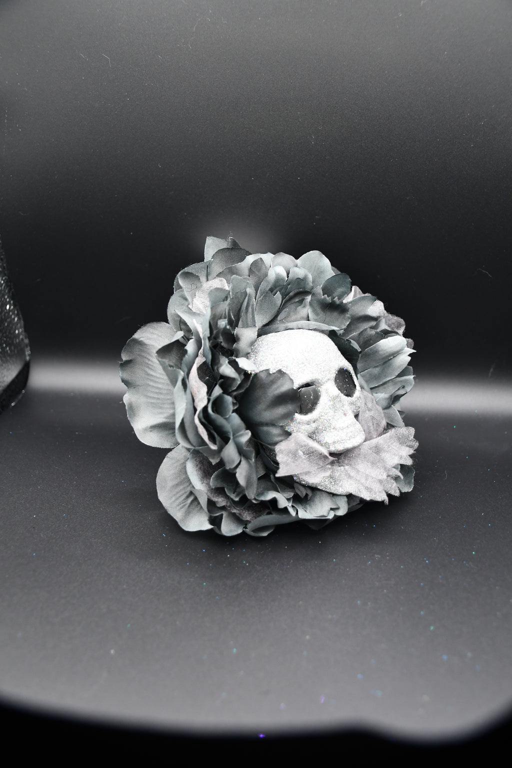 Skull Eating Flower Hair Clip