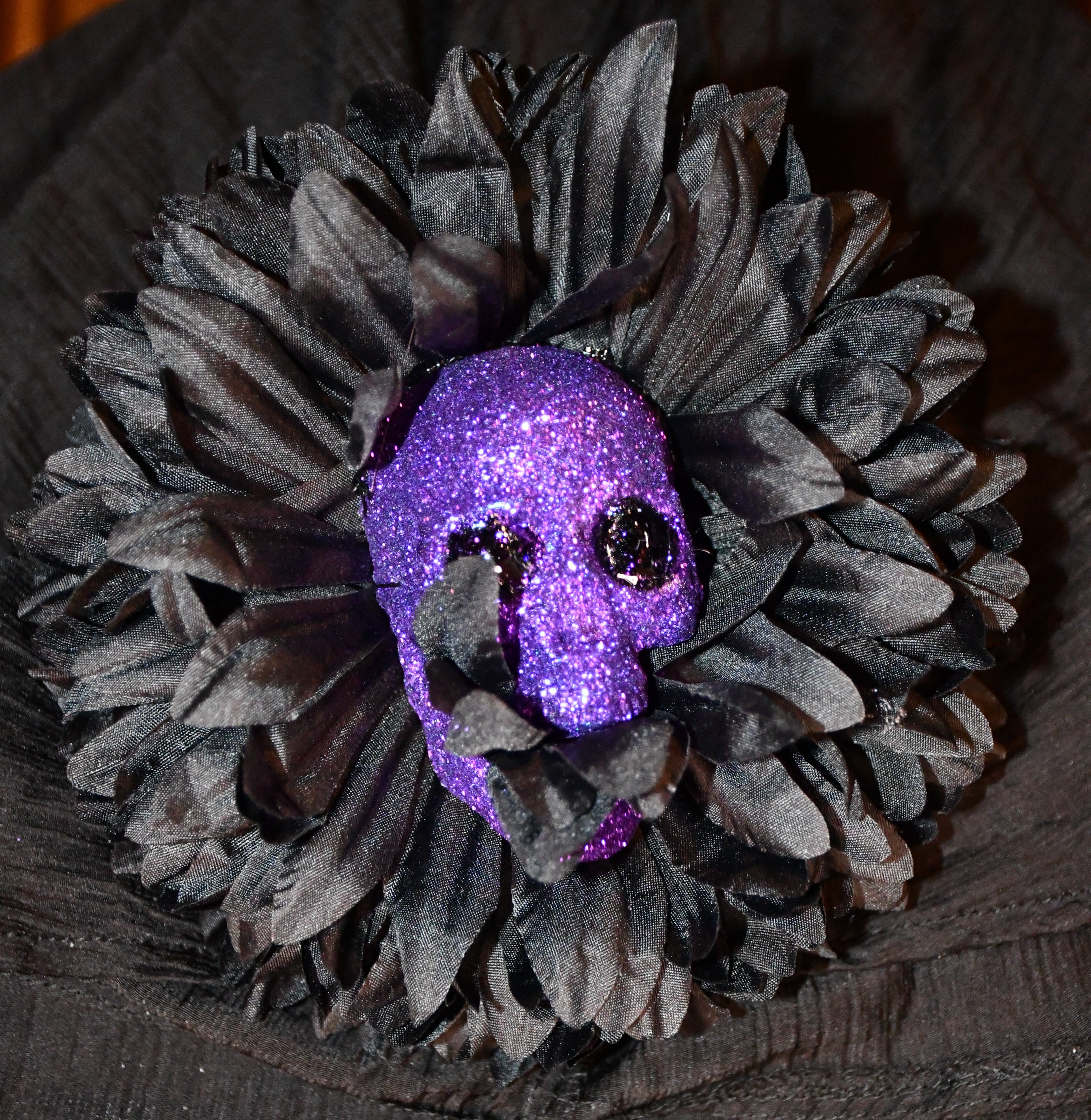 Skull Eating Flower Hair Clip
